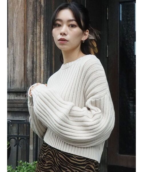 EVRIS(エヴリス)の「バックディテールリブニットトップス(ニット/セーター・レディース・ブラック/アイボリー/ボルドー・FREE)」の4枚目の写真