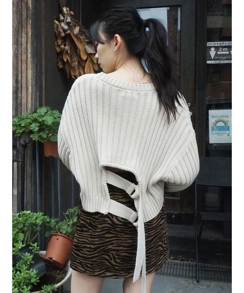 EVRIS(エヴリス)の「バックディテールリブニットトップス(ニット/セーター・レディース・ブラック/アイボリー/ボルドー・FREE)」の7枚目の写真