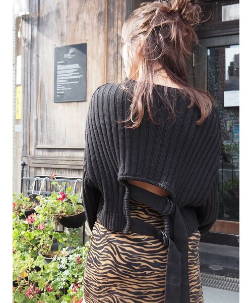 EVRIS(エヴリス)の「バックディテールリブニットトップス(ニット/セーター・レディース・ブラック/アイボリー/ボルドー・FREE)」の14枚目の写真