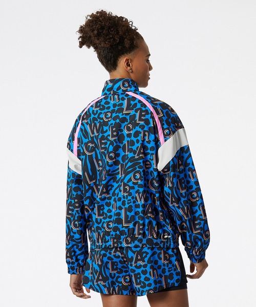 NEW BALANCE(ニューバランス)の「Relentless ストレッチウーブン プリンテッド ジャケット(ナイロンジャケット・レディース・ブラック×グレー/ブラック×ホワイト/ブルー系その他・SMALL/MEDIUM/LARGE/X-LARGE)」の4枚目の写真