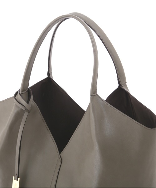 NATURAL BEAUTY BASIC（ナチュラルビューティーベーシック）の「ホーボーソフトトート（トートバッグ・レディース・グレー/オフホワイト/カーキ・ﾌﾘ-）」の11枚目の写真