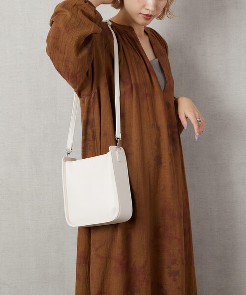 FREAK'S STORE（フリークスストア）の「▽【WEB限定】スクエアショルダーバッグ（ショルダーバッグ・レディース・ホワイト/ブラック/ベージュ/ブラウン/オリーブ・ONE SIZE）」の14枚目の写真