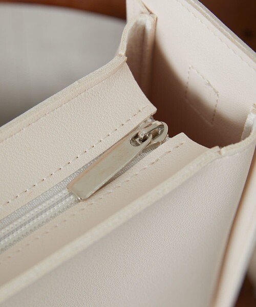 FREAK'S STORE（フリークスストア）の「▽【WEB限定】スクエアショルダーバッグ（ショルダーバッグ・レディース・ホワイト/ブラック/ベージュ/ブラウン/オリーブ・ONE SIZE）」の8枚目の写真