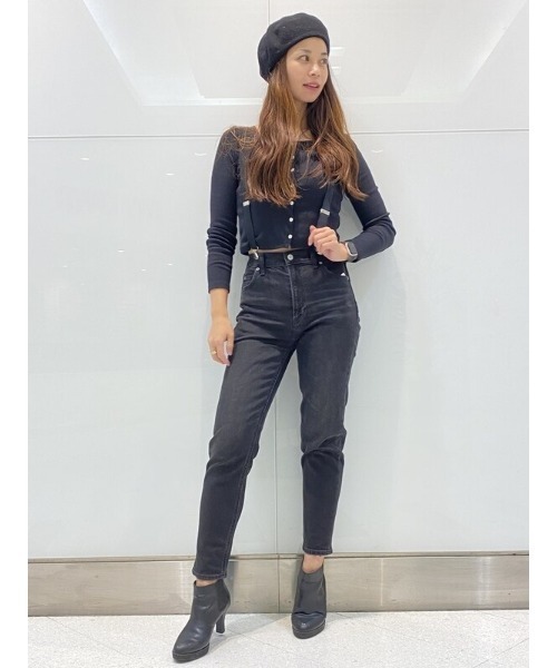 GAP（ギャップ）の「スカイハイライズ マムジーンズ（デニムパンツ・レディース・ダークブラック・27/26/25/28/29/23/24/30）」の5枚目の写真