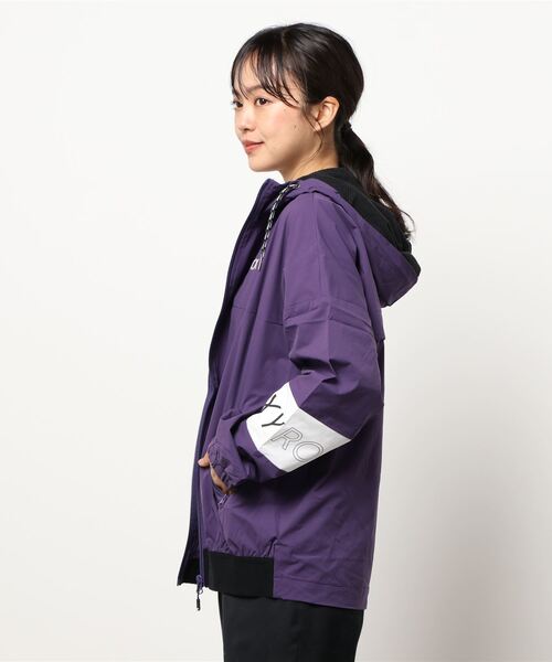 ROXY（ロキシー）の「ZEPHYR JACKET/ロキシー撥水ナイロンジャケット（ブルゾン・レディース・ブラック/パープル・MEDIUM/LARGE/SMALL）」の7枚目の写真