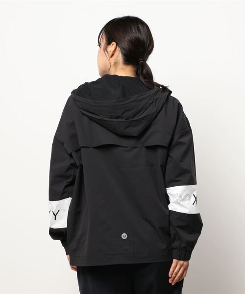 ROXY（ロキシー）の「ZEPHYR JACKET/ロキシー撥水ナイロンジャケット（ブルゾン・レディース・ブラック/パープル・MEDIUM/LARGE/SMALL）」の10枚目の写真