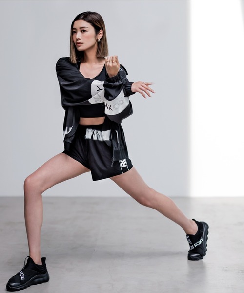 ROXY（ロキシー）の「ZEPHYR JACKET/ロキシー撥水ナイロンジャケット（ブルゾン・レディース・ブラック/パープル・MEDIUM/LARGE/SMALL）」の3枚目の写真