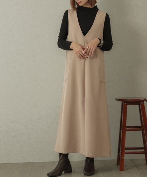 La-gemme(ラジェム)の「センタースリットジャンパースカート(スカート・レディース・ブラック/ベージュ/ブラウン/グリーン/マスタード・フリー/C)」の3枚目の写真