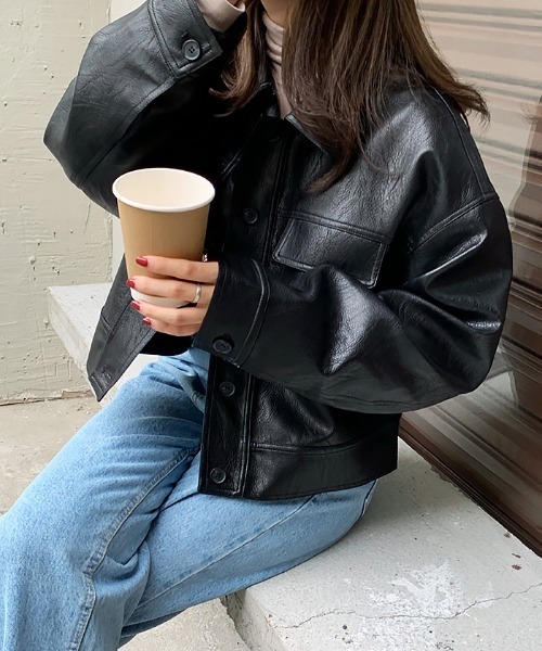 ABYS（アビス）の「フェイクレザーショートブルゾン（ブルゾン・レディース・ブラック/ブラウン・FREE）」の2枚目の写真