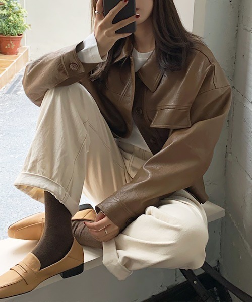 ABYS（アビス）の「フェイクレザーショートブルゾン（ブルゾン・レディース・ブラック/ブラウン・FREE）」の4枚目の写真