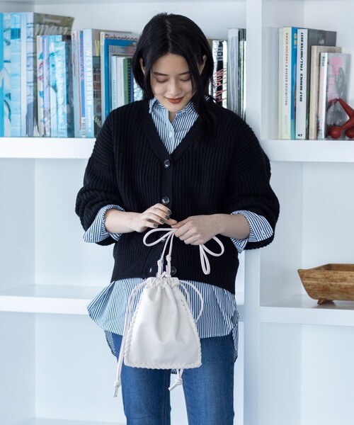 THE SHOP TK （ザ ショップ ティーケー ）の「◆カガリ巾着ショルダー（ショルダーバッグ・レディース・ブラック/オフホワイト・99）」の4枚目の写真