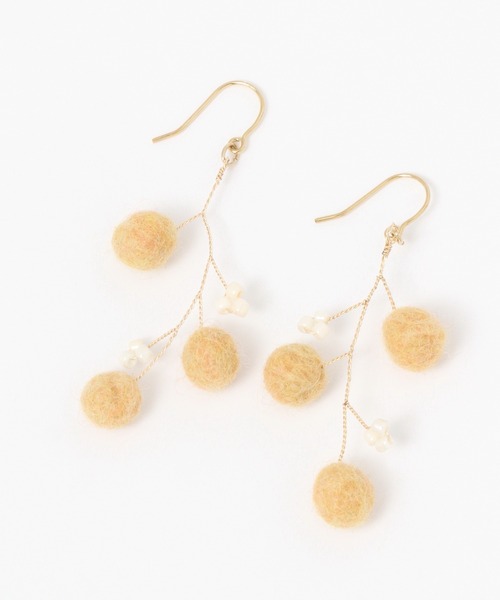 studio CLIP(スタディオクリップ)の「フェルトボールワイヤーピアス(ピアス(両耳用)・レディース・イエロー/カーキ/ブラウン・FREE)」の3枚目の写真