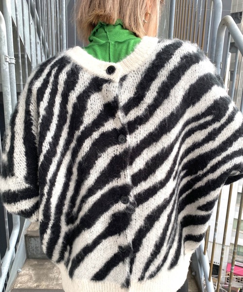 MLI'A（エムリア）の「アソート柄モヘアライク2Wayニットカーディガン（ニット/セーター・レディース・ホワイト×ブラック/ブラック系その他・M）」の14枚目の写真