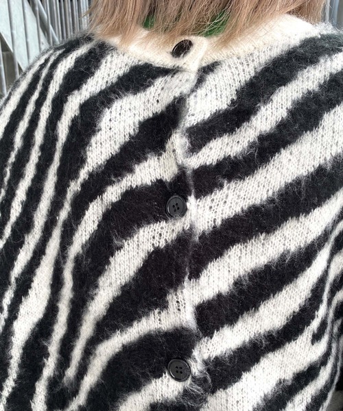 MLI'A（エムリア）の「アソート柄モヘアライク2Wayニットカーディガン（ニット/セーター・レディース・ホワイト×ブラック/ブラック系その他・M）」の13枚目の写真
