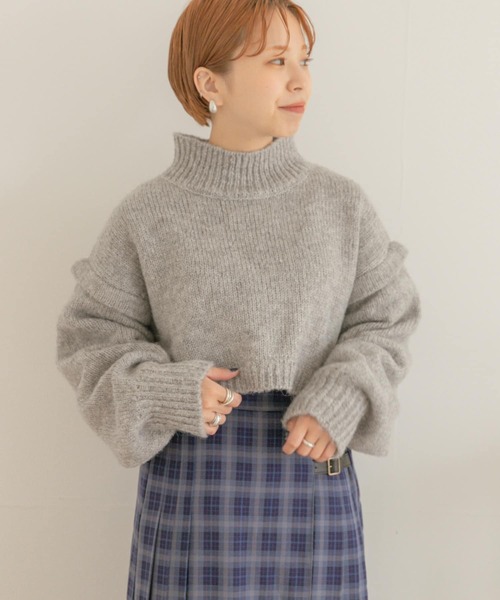 ITEMS URBANRESEARCH(アイテムズ アーバンリサーチ)の「ハイネックショートニット(ニット/セーター・レディース・チャコールグレー/グレー/グリーン・FREE)」の4枚目の写真