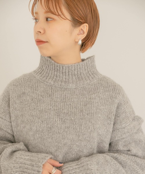ITEMS URBANRESEARCH(アイテムズ アーバンリサーチ)の「ハイネックショートニット(ニット/セーター・レディース・チャコールグレー/グレー/グリーン・FREE)」の7枚目の写真