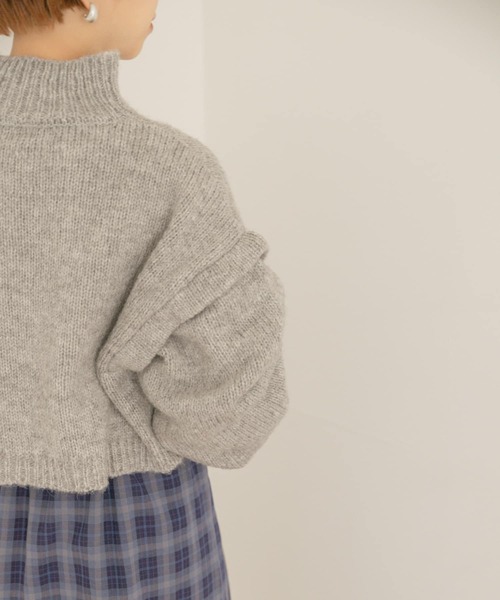 ITEMS URBANRESEARCH(アイテムズ アーバンリサーチ)の「ハイネックショートニット(ニット/セーター・レディース・チャコールグレー/グレー/グリーン・FREE)」の10枚目の写真