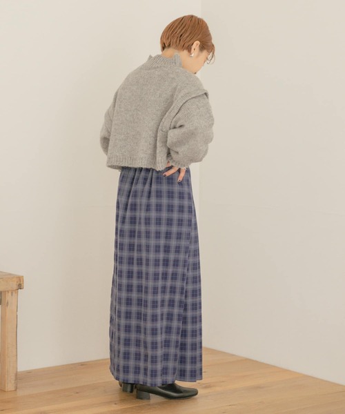 ITEMS URBANRESEARCH(アイテムズ アーバンリサーチ)の「ハイネックショートニット(ニット/セーター・レディース・チャコールグレー/グレー/グリーン・FREE)」の12枚目の写真