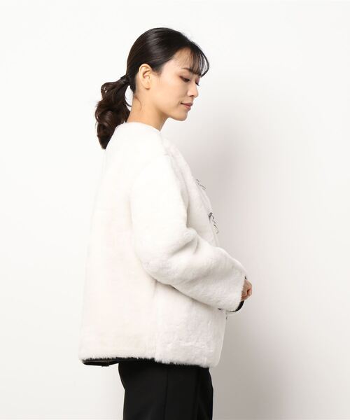 aimoha（アイモハ）の「レトロモフモフノーカラージャケット (AW)（ノーカラージャケット・レディース・ホワイト/キャメル・MEDIUM/LARGE）」の3枚目の写真