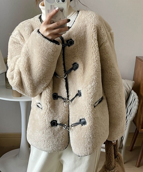 aimoha（アイモハ）の「レトロモフモフノーカラージャケット (AW)（ノーカラージャケット・レディース・ホワイト/キャメル・MEDIUM/LARGE）」の21枚目の写真