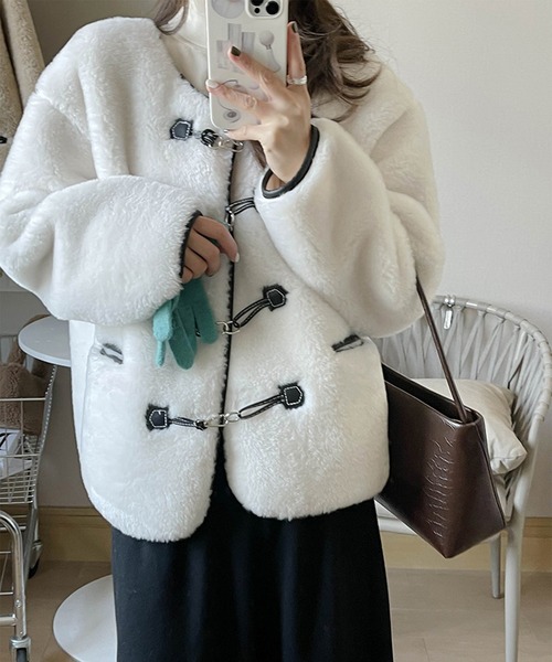 aimoha（アイモハ）の「レトロモフモフノーカラージャケット (AW)（ノーカラージャケット・レディース・ホワイト/キャメル・MEDIUM/LARGE）」の18枚目の写真