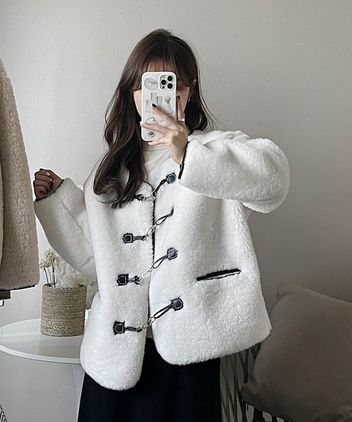 aimoha（アイモハ）の「レトロモフモフノーカラージャケット (AW)（ノーカラージャケット・レディース・ホワイト/キャメル・MEDIUM/LARGE）」の16枚目の写真