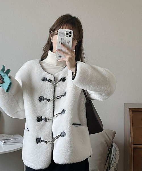 aimoha（アイモハ）の「レトロモフモフノーカラージャケット (AW)（ノーカラージャケット・レディース・ホワイト/キャメル・MEDIUM/LARGE）」の12枚目の写真