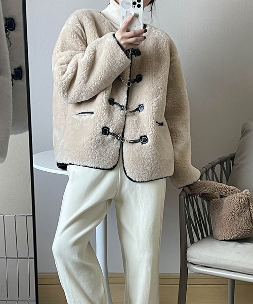 aimoha（アイモハ）の「レトロモフモフノーカラージャケット (AW)（ノーカラージャケット・レディース・ホワイト/キャメル・MEDIUM/LARGE）」の8枚目の写真