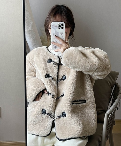 aimoha（アイモハ）の「レトロモフモフノーカラージャケット (AW)（ノーカラージャケット・レディース・ホワイト/キャメル・MEDIUM/LARGE）」の7枚目の写真
