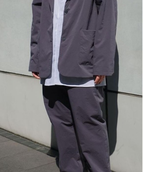 DESCENTE PAUSE（デサントポーズ）の「【デサントPAUSE】ウインドシールドジャケット / WIND SHIELD JACKET　撥水　防風　ストレッチ（テーラードジャケット・メンズ・ベージュ/グレー/ブラック・MEDIUM/X-LARGE/SMALL/LARGE）」の17枚目の写真
