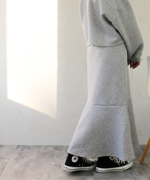Per sist ence(パーシエンス)の「Per sist ence/パーシエンス カットキルティング マーメイドスカート(スカート・レディース・オフホワイト/グレー/ブラック・FREE)」の4枚目の写真
