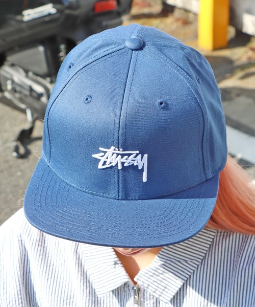 STUSSY（ステューシー）の「STUSSY/ステューシー STOCK SU18 CAP ストックロゴキャップ（キャップ・メンズ・ブラック/ネイビー・ONE SIZE）」の19枚目の写真