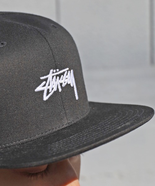STUSSY（ステューシー）の「STUSSY/ステューシー STOCK SU18 CAP ストックロゴキャップ（キャップ・メンズ・ブラック/ネイビー・ONE SIZE）」の12枚目の写真