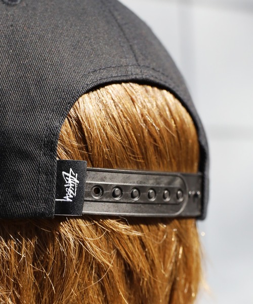 STUSSY（ステューシー）の「STUSSY/ステューシー STOCK SU18 CAP ストックロゴキャップ（キャップ・メンズ・ブラック/ネイビー・ONE SIZE）」の14枚目の写真