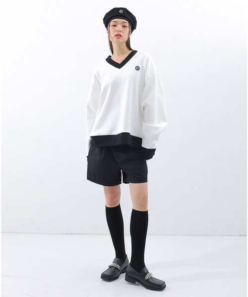 BASIC COTTON(ベーシックコットン)の「A'GEM/9 × .kom『BASIC COTTON/ベーシックコットン』ミックスデザインVネックスウェットシャツ(スウェット・レディース・ホワイト/ブラック/ブラック×ホワイト・FREE)」の6枚目の写真