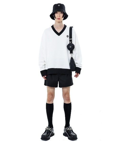 BASIC COTTON(ベーシックコットン)の「A'GEM/9 × .kom『BASIC COTTON/ベーシックコットン』ミックスデザインVネックスウェットシャツ(スウェット・レディース・ホワイト/ブラック/ブラック×ホワイト・FREE)」の17枚目の写真