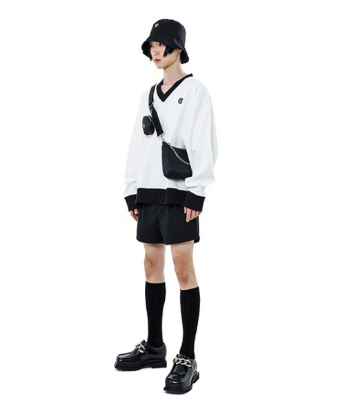 BASIC COTTON(ベーシックコットン)の「A'GEM/9 × .kom『BASIC COTTON/ベーシックコットン』ミックスデザインVネックスウェットシャツ(スウェット・レディース・ホワイト/ブラック/ブラック×ホワイト・FREE)」の20枚目の写真