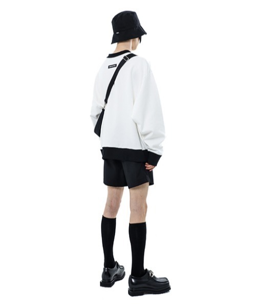 BASIC COTTON(ベーシックコットン)の「A'GEM/9 × .kom『BASIC COTTON/ベーシックコットン』ミックスデザインVネックスウェットシャツ(スウェット・レディース・ホワイト/ブラック/ブラック×ホワイト・FREE)」の21枚目の写真
