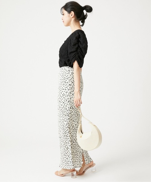 U by SPICK&SPAN(ユーバイスピックアンドスパン)の「フロントギャザーブラウス◆(シャツ/ブラウス・レディース・アイボリー/ブラック・FREE)」の4枚目の写真