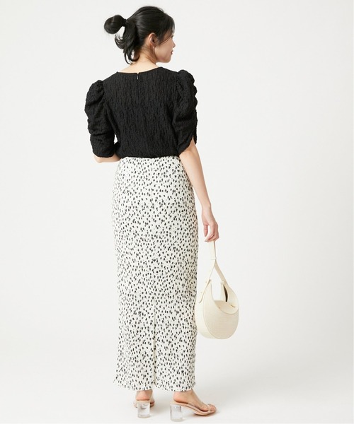 U by SPICK&SPAN(ユーバイスピックアンドスパン)の「フロントギャザーブラウス◆(シャツ/ブラウス・レディース・アイボリー/ブラック・FREE)」の5枚目の写真