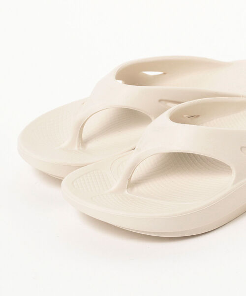 OOFOS(ウーフォス)の「OOFOS / OOriginal(サンダル・レディース・オフホワイト/グレー/ブラック/ベージュ/パープル系その他4・5(22cm)/6(23cm)/7(24cm))」の7枚目の写真