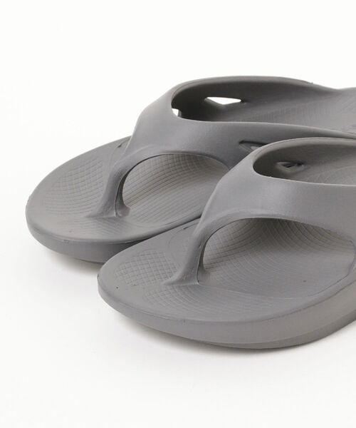 OOFOS(ウーフォス)の「OOFOS / OOriginal(サンダル・レディース・オフホワイト/グレー/ブラック/ベージュ/パープル系その他4・5(22cm)/6(23cm)/7(24cm))」の16枚目の写真