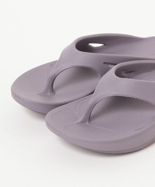 OOFOS(ウーフォス)の「OOFOS / OOriginal(サンダル・レディース・オフホワイト/グレー/ブラック/ベージュ/パープル系その他4・5(22cm)/6(23cm)/7(24cm))」の22枚目の写真