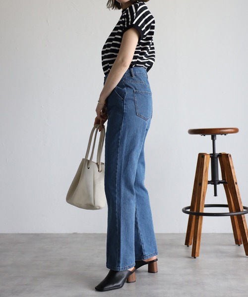 amini(アミニ)の「【2023 SS】センターシームフレアデニムパンツ(デニムパンツ・レディース・インディゴブルー/ブルー/ホワイト・MEDIUM/LARGE)」の8枚目の写真