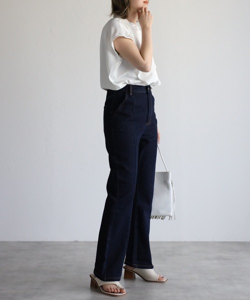 amini(アミニ)の「【2023 SS】センターシームフレアデニムパンツ(デニムパンツ・レディース・インディゴブルー/ブルー/ホワイト・MEDIUM/LARGE)」の9枚目の写真
