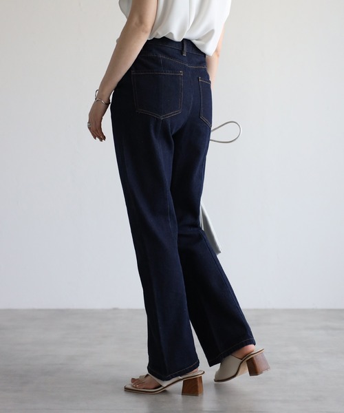 amini(アミニ)の「【2023 SS】センターシームフレアデニムパンツ(デニムパンツ・レディース・インディゴブルー/ブルー/ホワイト・MEDIUM/LARGE)」の11枚目の写真