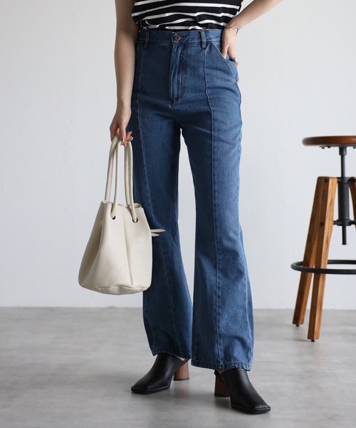 amini(アミニ)の「【2023 SS】センターシームフレアデニムパンツ(デニムパンツ・レディース・インディゴブルー/ブルー/ホワイト・MEDIUM/LARGE)」の18枚目の写真