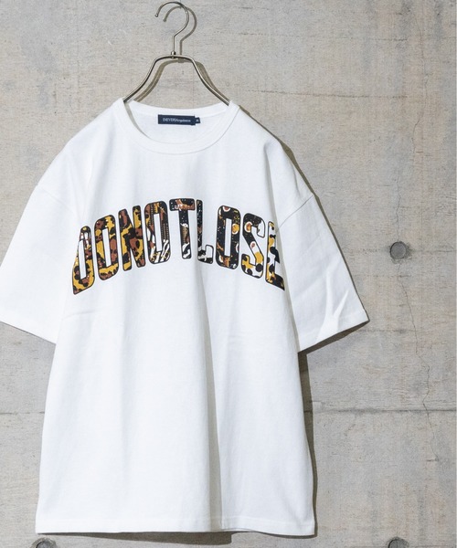 JOHN'S CLOSET(ジョンズクローゼット)の「【50】カレッジプリントビッグTシャツ(Tシャツ/カットソー・メンズ・ブラック/ホワイト系その他/ホワイト/ホワイト系その他2/ベージュ/ブラック系その他・MEDIUM/LARGE)」の4枚目の写真
