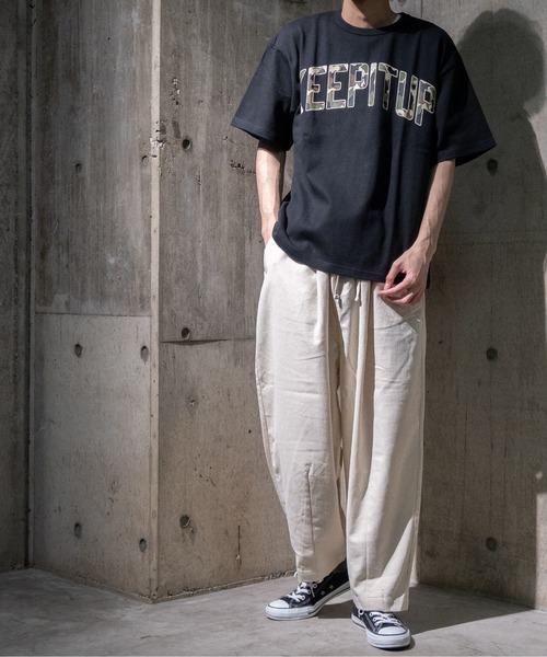 JOHN'S CLOSET(ジョンズクローゼット)の「【50】カレッジプリントビッグTシャツ(Tシャツ/カットソー・メンズ・ブラック/ホワイト系その他/ホワイト/ホワイト系その他2/ベージュ/ブラック系その他・MEDIUM/LARGE)」の7枚目の写真