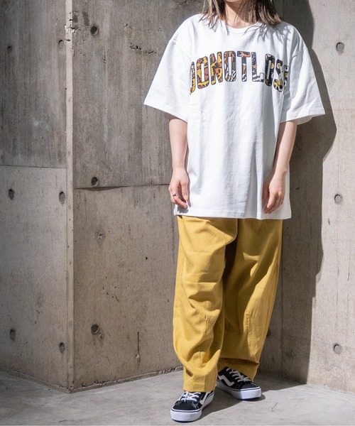 JOHN'S CLOSET(ジョンズクローゼット)の「【50】カレッジプリントビッグTシャツ(Tシャツ/カットソー・メンズ・ブラック/ホワイト系その他/ホワイト/ホワイト系その他2/ベージュ/ブラック系その他・MEDIUM/LARGE)」の12枚目の写真